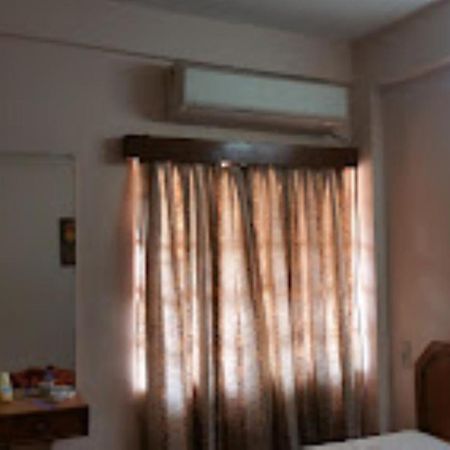Hotel Blue Wheel,Bhubaneswar Zewnętrze zdjęcie