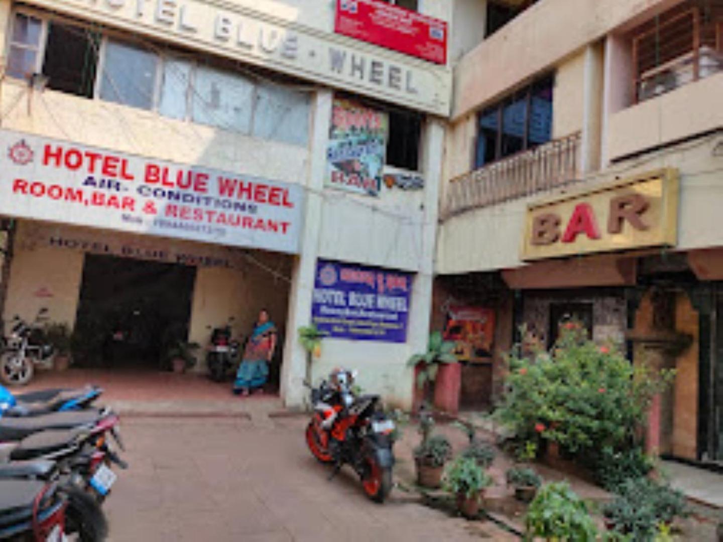 Hotel Blue Wheel,Bhubaneswar Zewnętrze zdjęcie